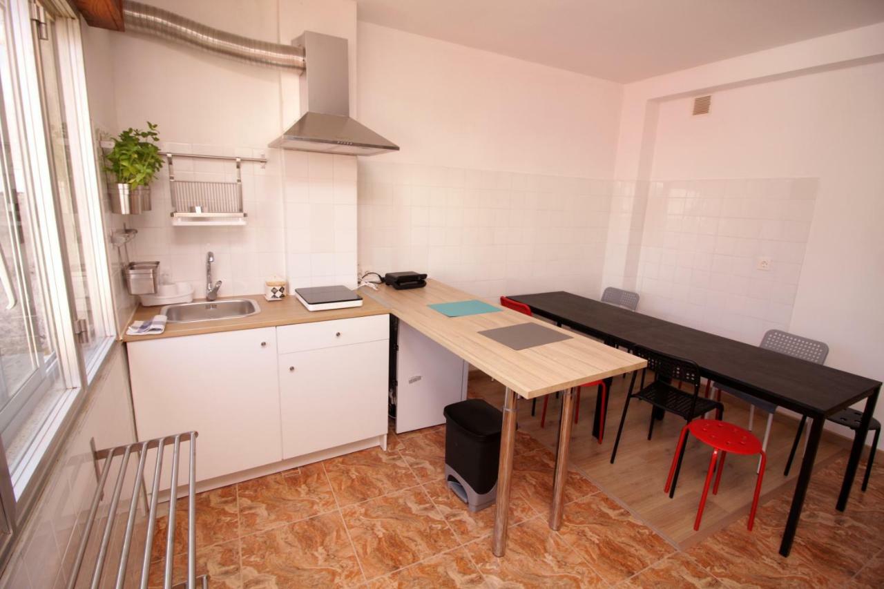 Albergue Lalin Centro Exterior foto
