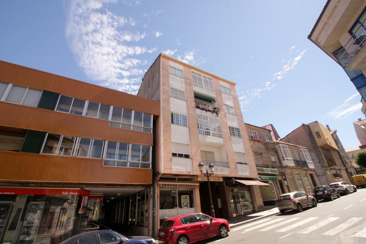 Albergue Lalin Centro Exterior foto
